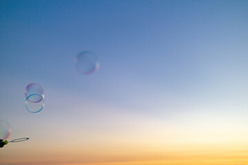 空とシャボン玉