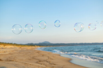 海とシャボン玉