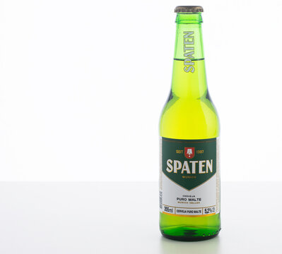 Studio photo of Spaten Pilsen beer