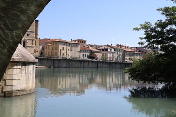 Vue d'ensemble de Romans le long de la rivière Isère, ville de Romans sur Isère, département de la Drôme, France