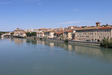 Vue d'ensemble de Romans le long de la rivière Isère, ville de Romans sur Isère, département de la Drôme, France