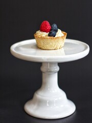 cheesecake with berries