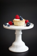 cheesecake with berries