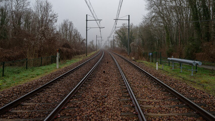 Obraz premium Voies férrées du RER C près de Ballancourt dans l' Essonne
