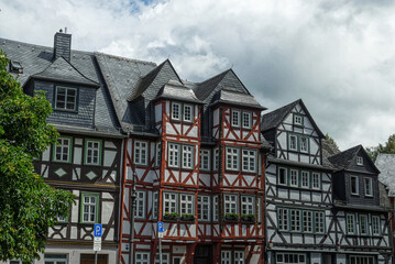 Historische Fachwerkgebäude an einem Platz in Wetzlar