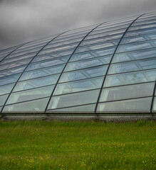  the world's largest single-span glasshouse, measuring 110 m long by 60 m wide, Welsh Botanical Gardens