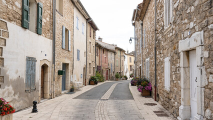 Fototapeta na wymiar Provence: On the Road (2022-06)