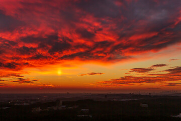 相模原市城山湖籠龍山展望台から東京の夜明け