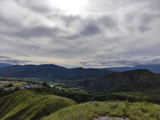 Obraz premium clouds over the mountains