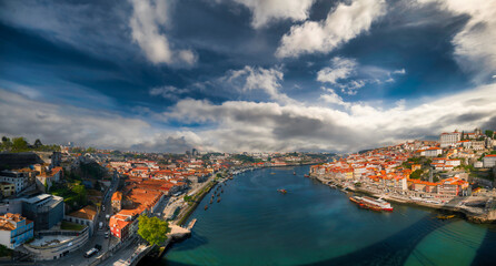 Fototapeta premium The beautiful city of Porto, Portugal