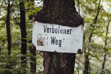 Schild Verbotener Weg