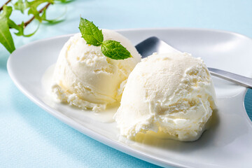 冷たくて美味しいバニラアイスクリーム