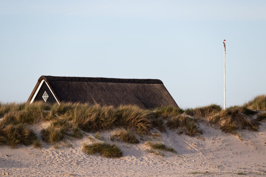 Reetdachhaus am Strand hinter D&uuml;ne