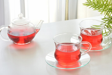 ハーブティー　ローズヒップ　ハイビスカス