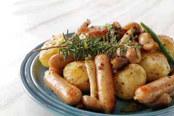 美味しそうなジャーマンポテト（ドイツ料理）