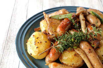 美味しそうなジャーマンポテト（ドイツ料理）
