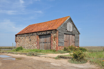 Fototapeta na wymiar Old Coal Barn, Thornham, Norfolk