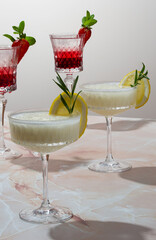 cocktails with lime and mint