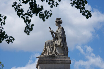 Statue of the seine river, Beauty of Paris, détails.
