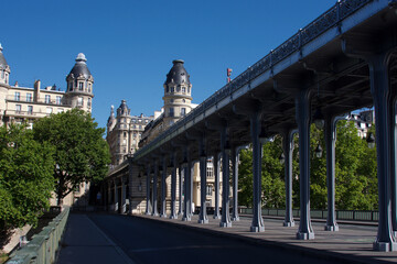 Naklejka premium Bridge of Bir Hakeim, Beauty of Paris, détails. 