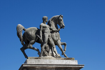 Fototapeta na wymiar trocadero, Man and Horse, Beauty of Paris, détails. 
