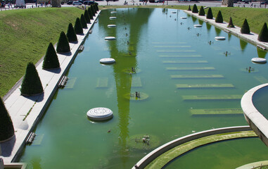 reflection of eiffel Tower, Beauty of Paris, détails.

