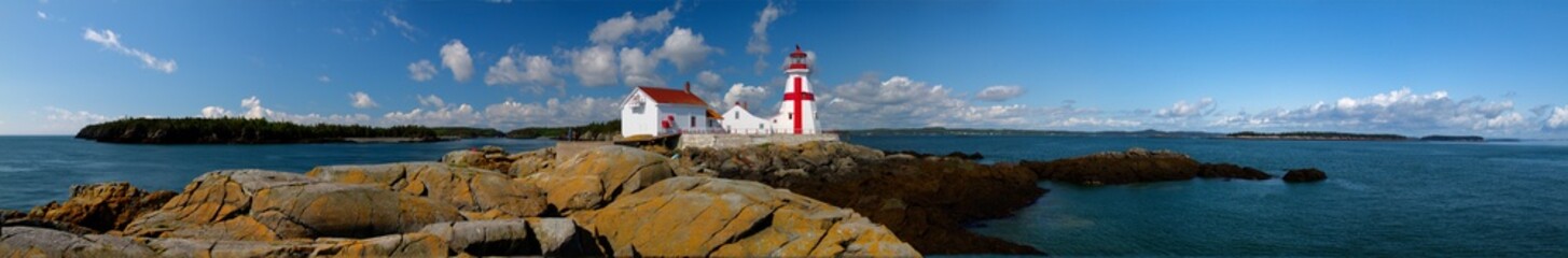 Fototapeta na wymiar panoramic lighthouse on the coast