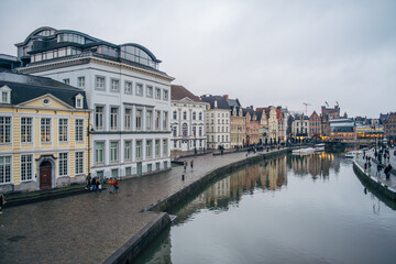 Fototapeta na wymiar Walk by the canal in Ghent