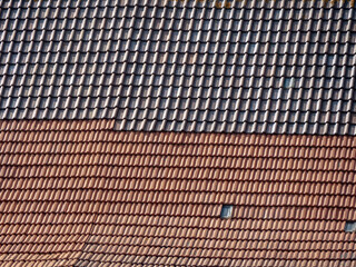 Schäden an altem Dach