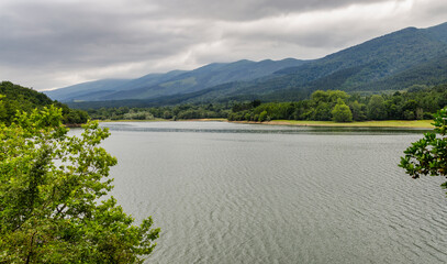 Ordunte dam in the Mena valley, province of Burgos, Spain. © cbruzos