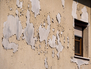 Schäden an Hauswand