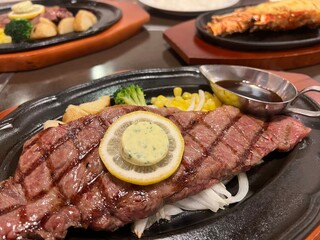 steak with vegetables