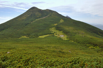 Fototapeta premium オッカバケ岳から見たサシルイ岳（北海道・知床） 