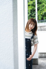 若いカジュアルファッションの女性