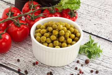 Canned sweet green peas conserve