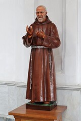 Ischia - Statua di Padre Pio nella Chiesa di Santa Maria di Portosalvo