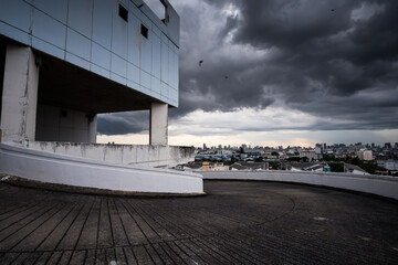 An empty rooftop car park of an abandoned mall. - 514733124