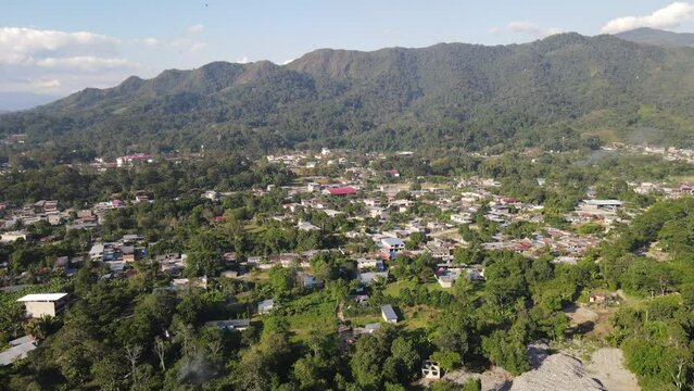 CIUDA DE ARBOLES RIOS Y MONTA&Ntilde;AS TINGO MARIA JUNIO 2022