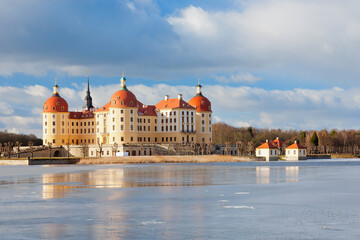 Obraz premium Schloss Moritzburg bei Dresden im Winter, Deutschland