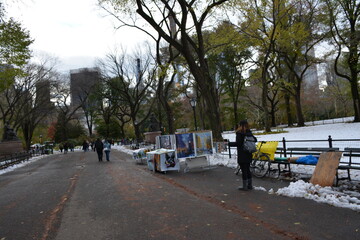 Naklejka premium walking on the streets of nyc