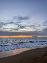 Obraz premium Strand-Sonnenuntergang-Wolken-Wollen