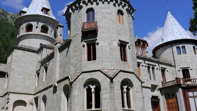 castel savoia di gressoney italia, savoia castle of gressoney italy