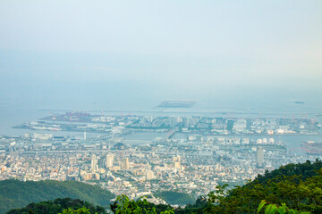 六甲ガーデンテラスから見た神戸港の眺め