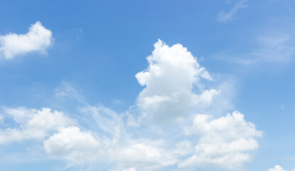 Obraz na płótnie Canvas White clouds and blue sky