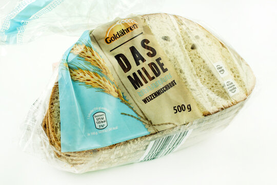 Goldähren Das Milde Weizenmischbrot in der Plastiktüte close up