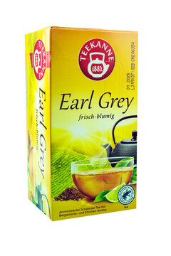 Teekanne Earl Grey Tee Paket auf weissen Hintergrund