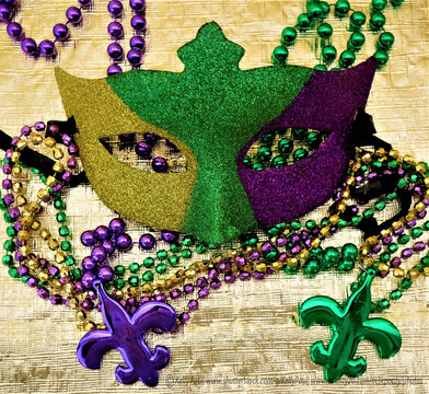 Mardi Gras Mask & Beads