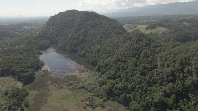 laguna mistica tingo maria peru 2022 