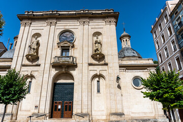 Fototapeta na wymiar Entrance door and facade of the San Mauro and San Francisco church in Alcoy, (Alicante, Spain).