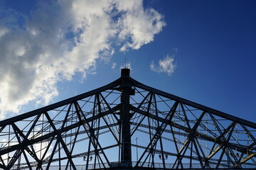 Detail der Elbbrücke  Blaues Wunder in Dresden